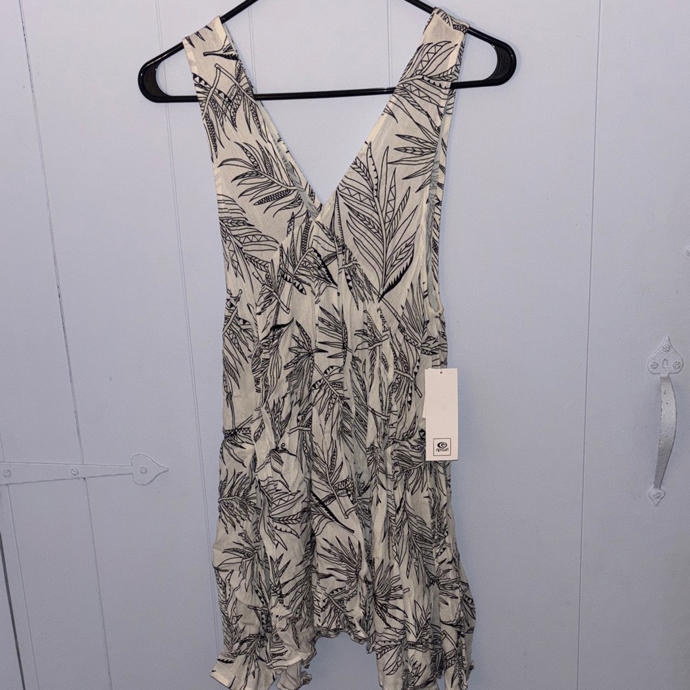 Rip Curl Asymmetrical Dress in Cream and Black